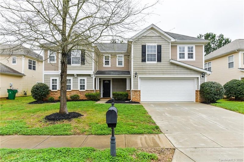 10234 Glenburn Ln, Charlotte, NC 28278
