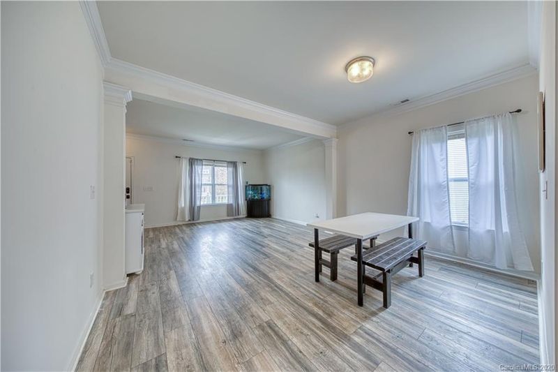 7040 Centerline Dr, Charlotte, NC 28278