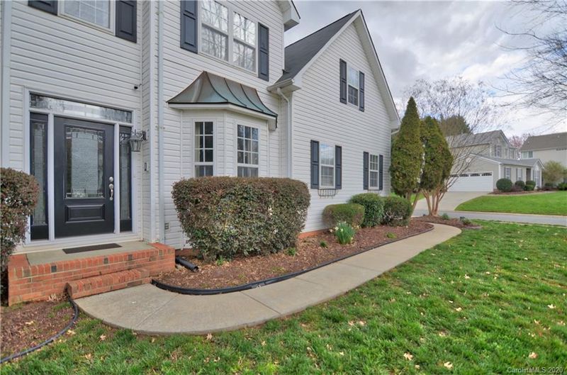 10021 Glencrest Dr, Huntersville, NC 28078
