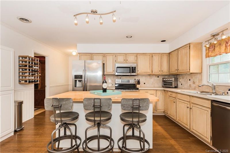 4618 Carving Tree Dr, Mint Hill, NC 28227
