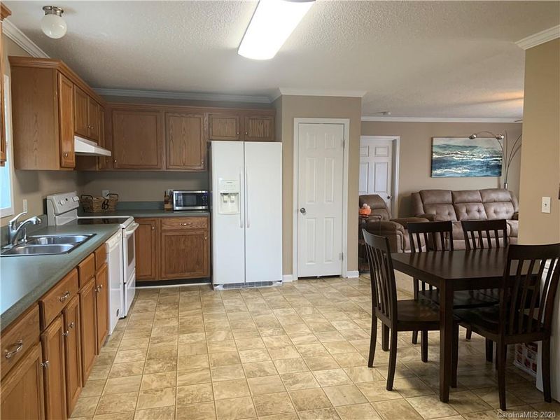 1022 Canada Dr, Dallas, NC 28034