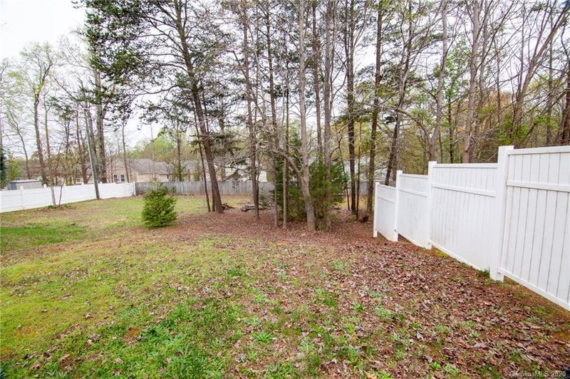 1008 Sapphire Dr, Gastonia, NC 28054