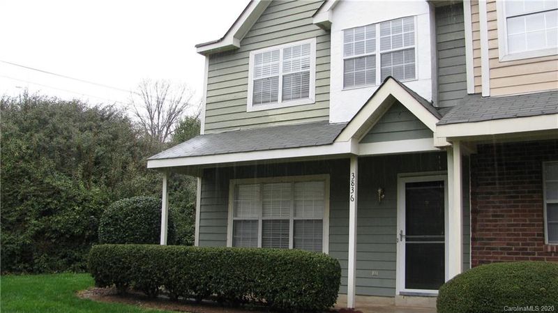 3836 Mosscroft Ln, Charlotte, NC 28215