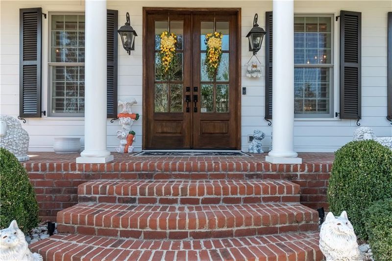 6303 Fox Chase Dr, Davidson, NC 28036
