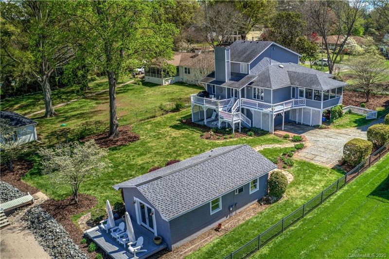 17118 Island View Dr, Cornelius, NC 28031