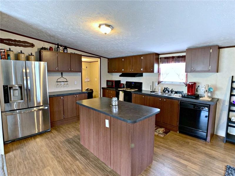 3967 Old Shelby Rd, Hickory, NC 28602