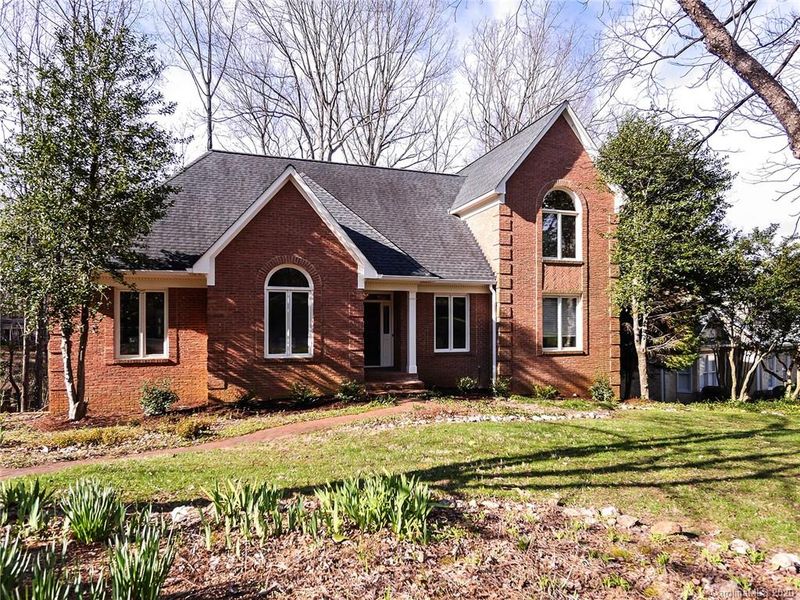 3736 Surry Ridge Ct, Charlotte, NC 28210