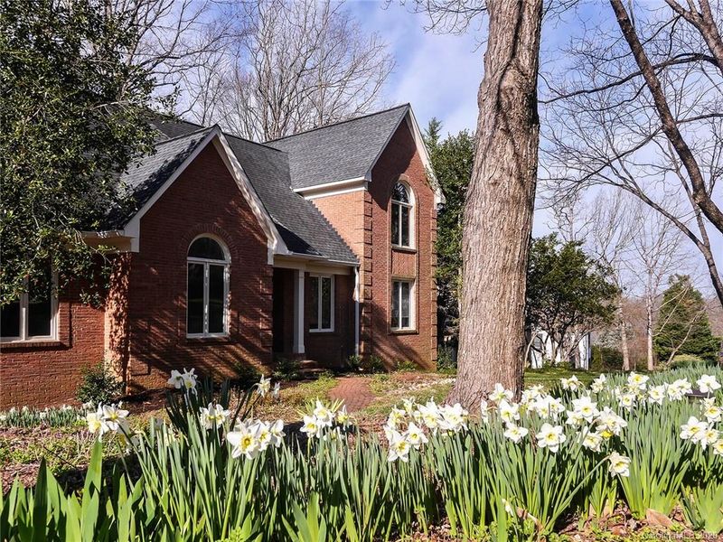 3736 Surry Ridge Ct, Charlotte, NC 28210