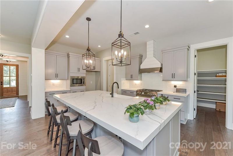 5702 Closeburn Rd, Charlotte, NC 28210