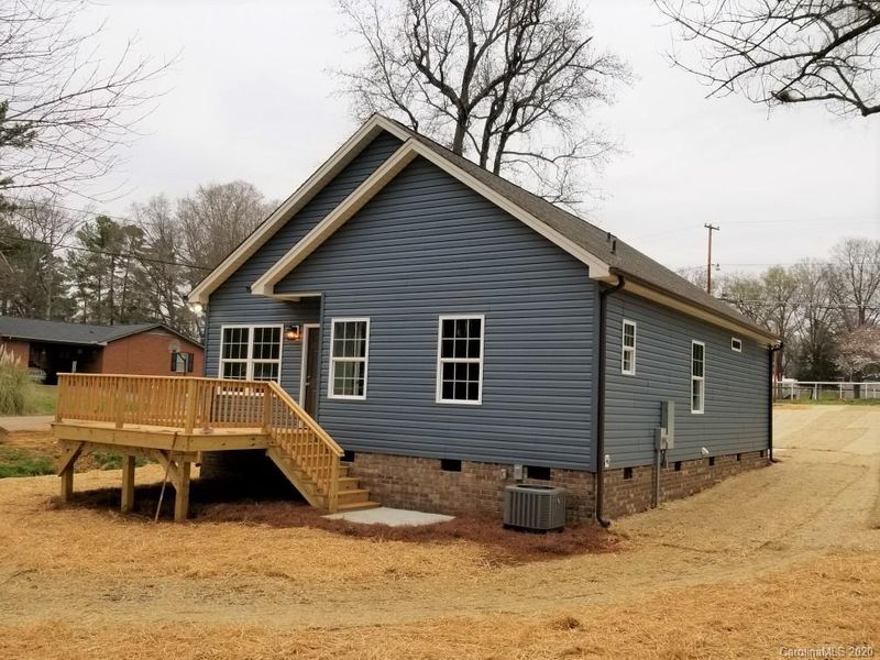 405 Ethelyn Ave, Lowell, NC 28098