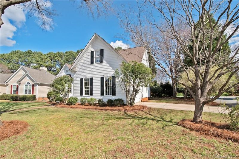 9508 Arborview Ct, Charlotte, NC 28269
