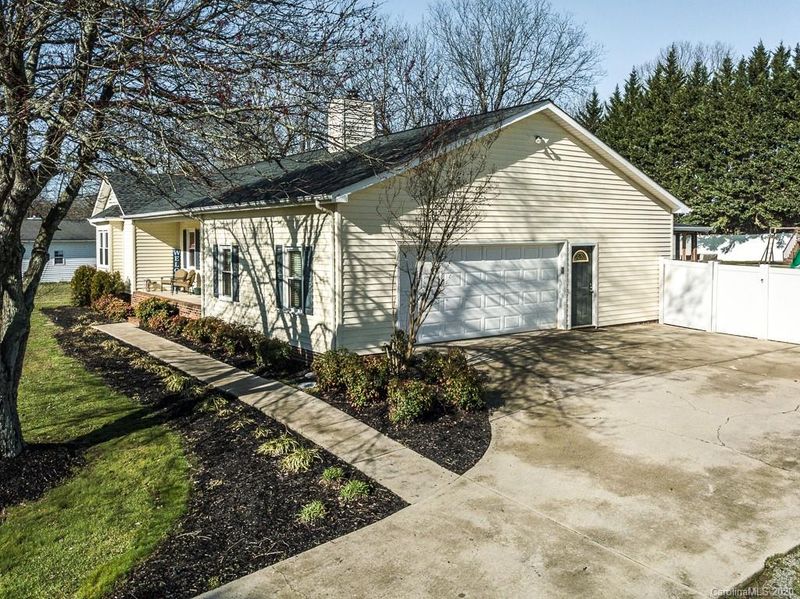 3940 Peach St #53, Newton, NC 28658