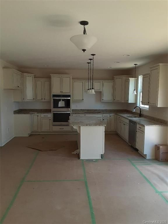 241 Robinson Rd, Mooresville, NC 28117