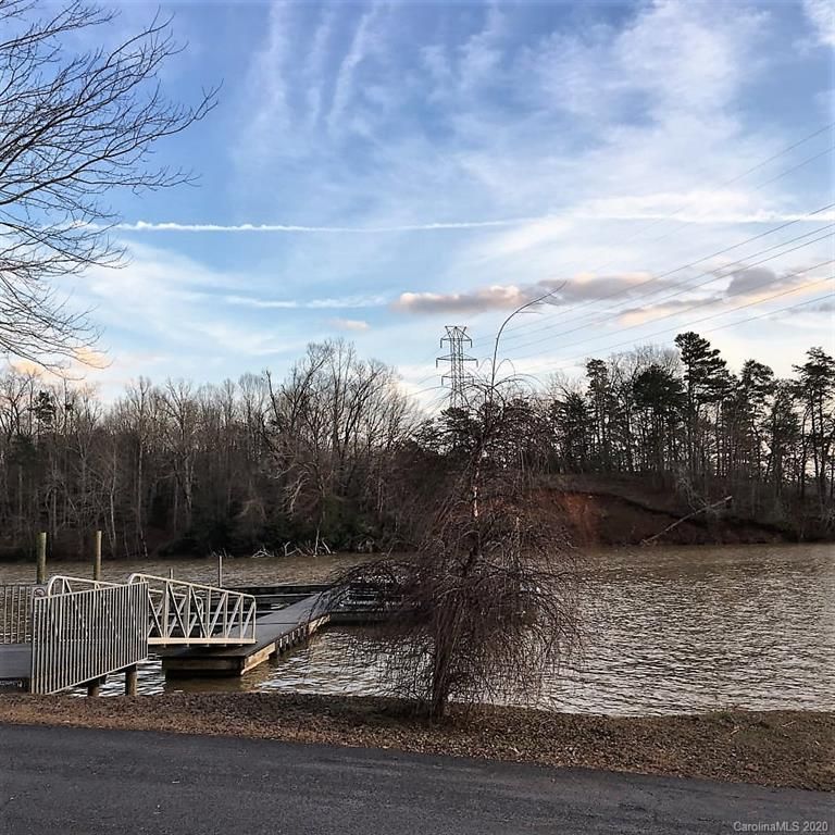 314 Gardner Point Dr, Stony Point, NC 28678