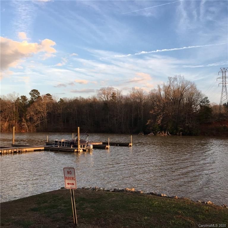 314 Gardner Point Dr, Stony Point, NC 28678