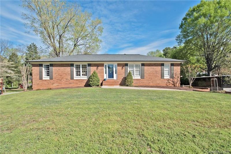 2672 Woodcrest Dr, Concord, NC 28027
