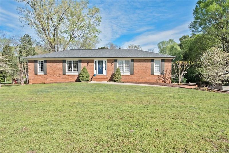 2672 Woodcrest Dr, Concord, NC 28027