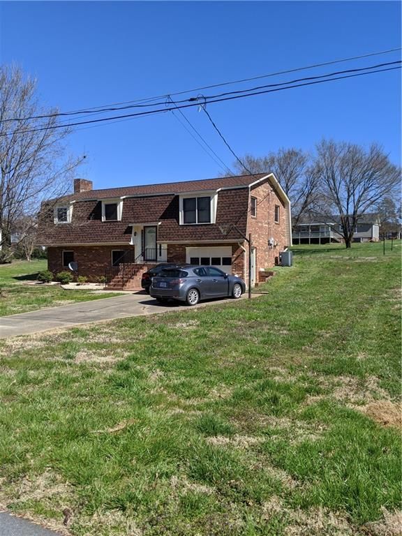 2030 35th St NE, Hickory, NC 28601