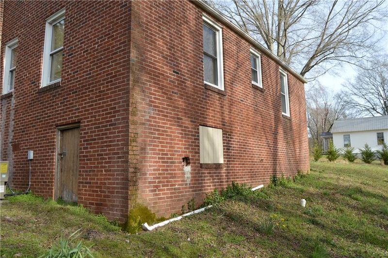 1039 5th St SE, Hickory, NC 28602