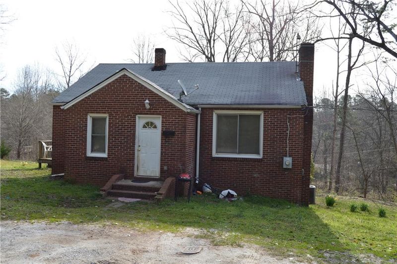 1039 5th St SE, Hickory, NC 28602