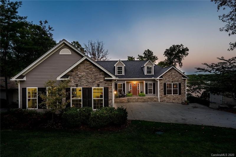 8004 Lakeview Dr, Denver, NC 28037