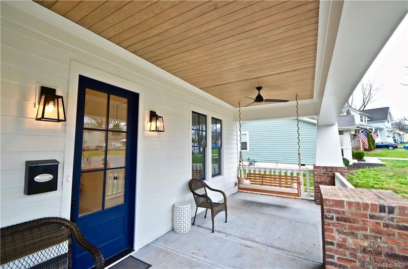 200 Seldon Dr, Charlotte, NC 28216