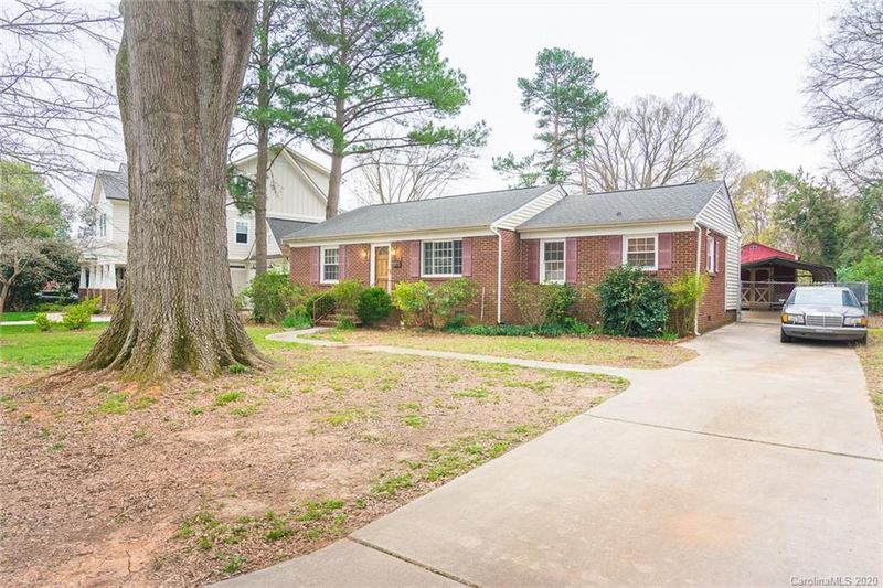 618 Greystone Rd, Charlotte, NC 28209
