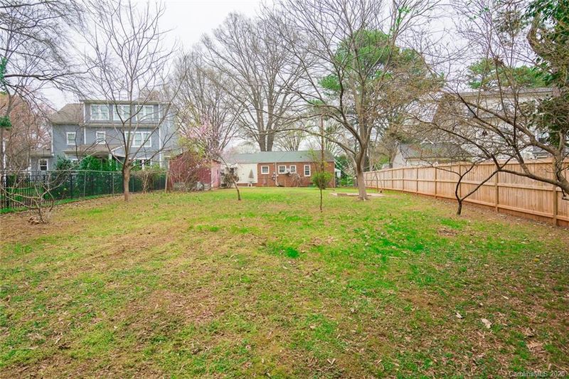 618 Greystone Rd, Charlotte, NC 28209