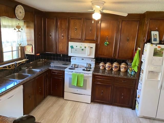 1065 S Main Ave, Newton, NC 28658