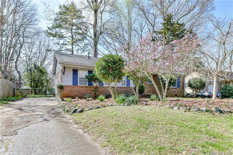 7123 Ridgebrook Dr, Charlotte, NC 28210