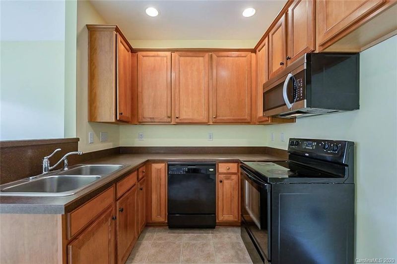 10623 Gallowgate Ln, Charlotte, NC 28213