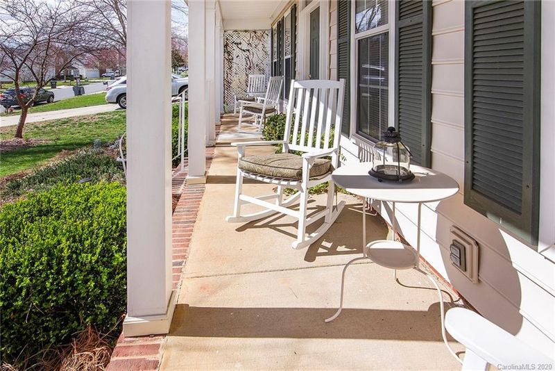 10611 Old Bridge Ln, Charlotte, NC 28269