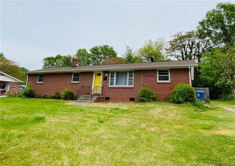 723 22nd St SW, Hickory, NC 28602
