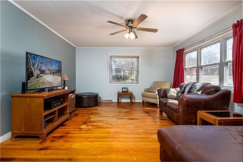 404 W 27th St, Newton, NC 28658
