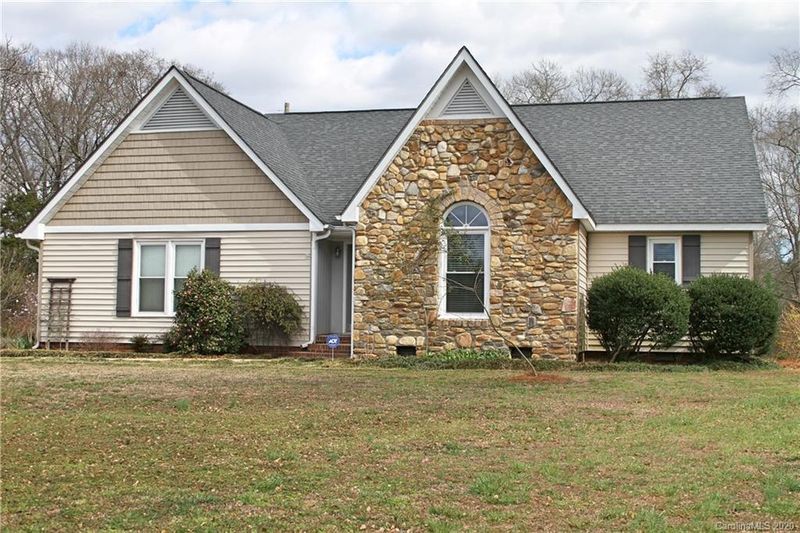 1135 Lawrence Rd, Clover, SC 29710