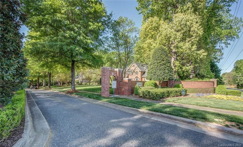 3603 Saint Andrews Ln, Gastonia, NC 28056