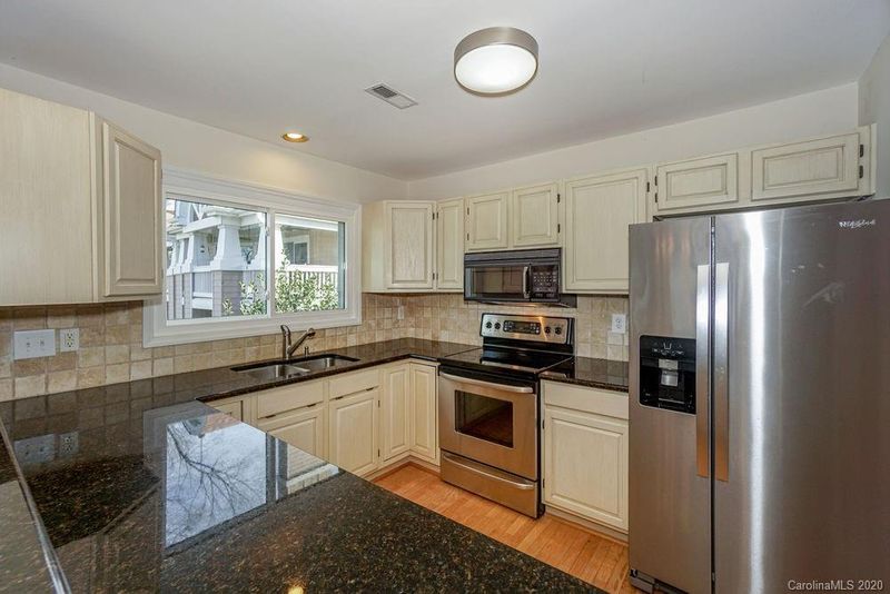 872 Southwest Dr #72, Davidson, NC 28036