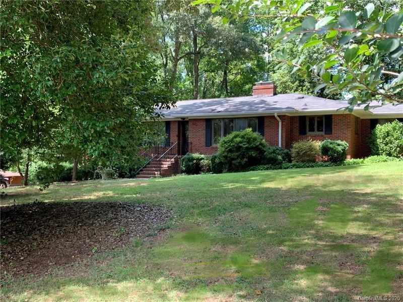 6713 Woodland Cir, Charlotte, NC 28216