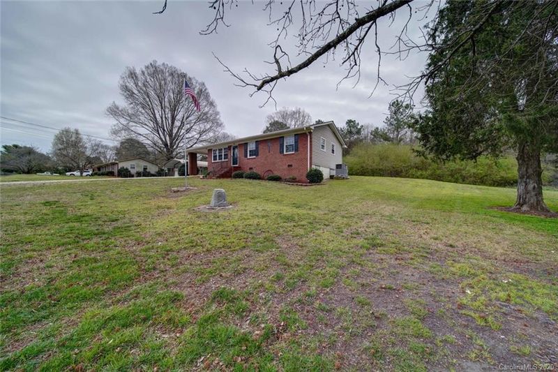 930 Southview Ln, Chester, SC 29706