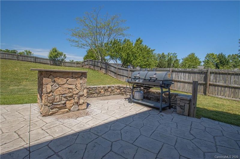 2012 Astoria Dr, Monroe, NC 28110