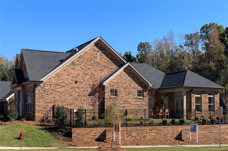 5268 Courtyard Ln, Cramerton, NC 28012