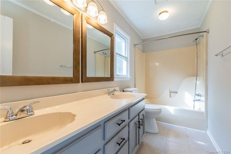 220 Mellon Rd, Belmont, NC 28012