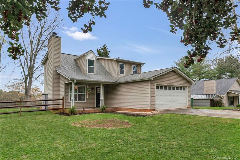 655 Silverleaf Rd, Charlotte, NC 28217
