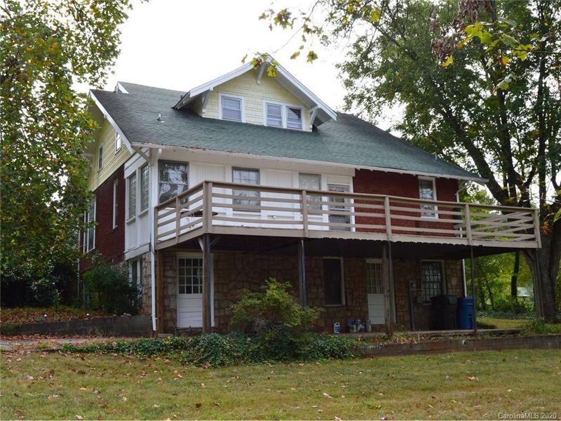304 5th St SE, Hickory, NC 28602