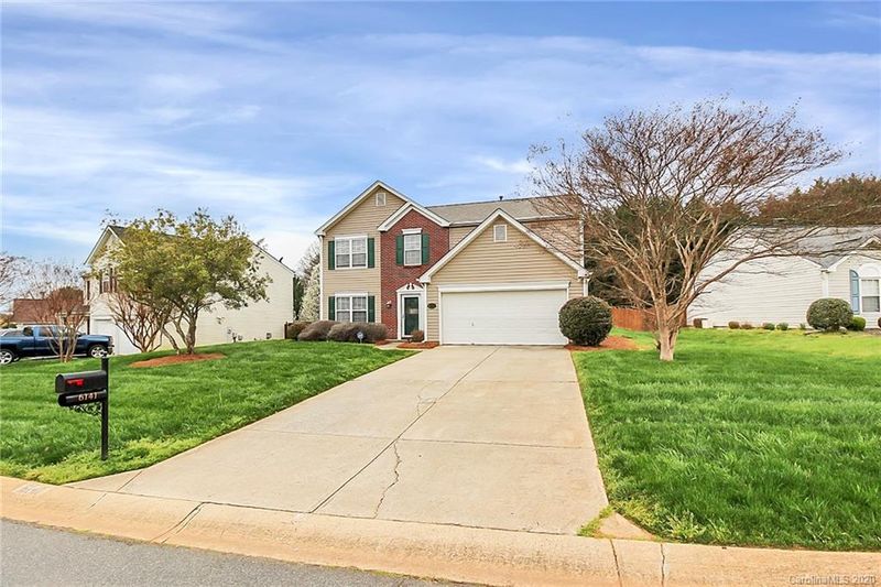6141 Brookfield Pointe Dr #6, Charlotte, NC 28216