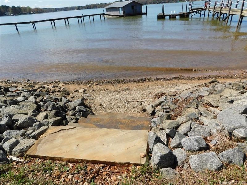 7142 Channelview Dr, Sherrills Ford, NC 28673