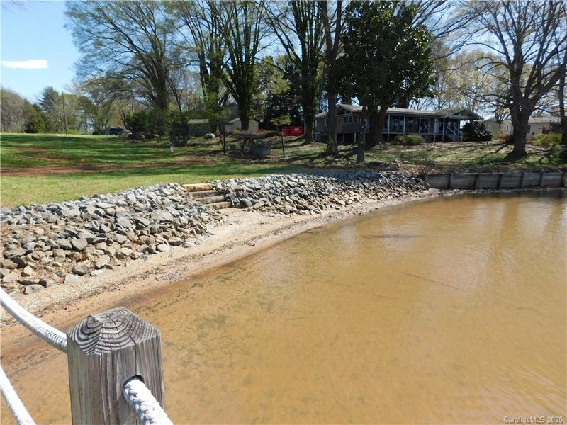7142 Channelview Dr, Sherrills Ford, NC 28673