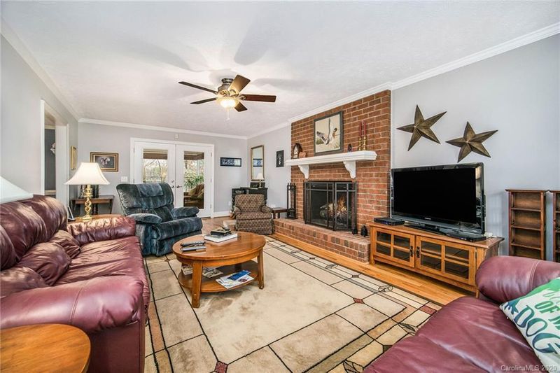 2217 Jon Chris Dr, Harrisburg, NC 28075