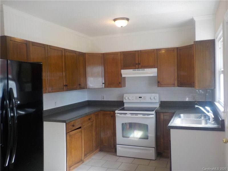 325 Oregon St #11, Charlotte, NC 28208