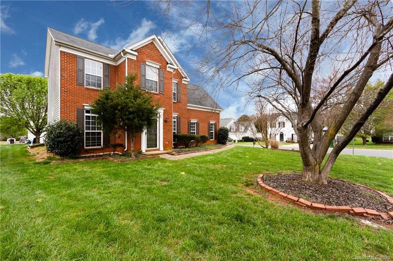 9800 Coriander Ct, Charlotte, NC 28215